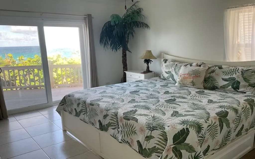 Beachfront Home In Miley Long Island BS