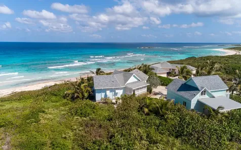 Beachfront Home In Miley Long Island BS