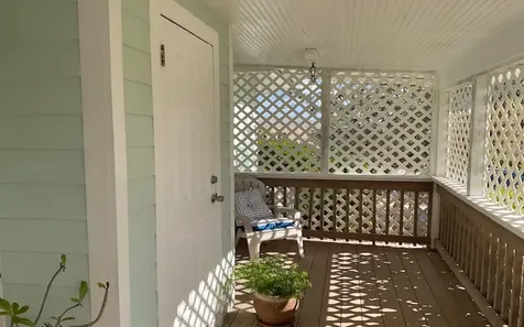 Beachfront Home In Miley Long Island BS