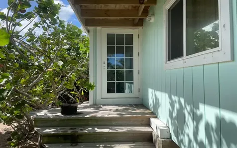 Beachfront Home In Miley Long Island BS