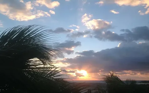 Beachfront Home In Miley Long Island BS