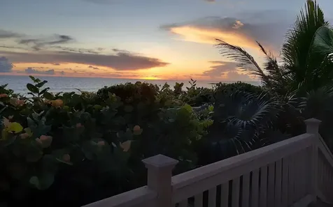 Beachfront Home In Miley Long Island BS