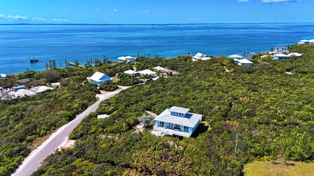 Pura Vida House Dolphin Abaco BS