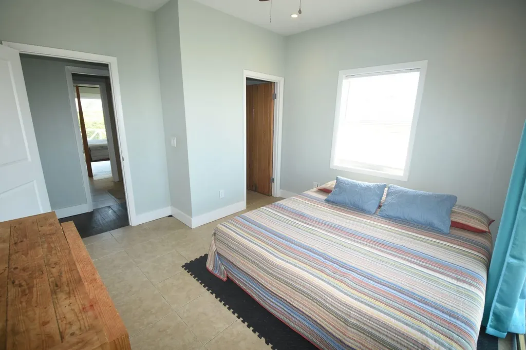 Pura Vida House Dolphin Abaco BS