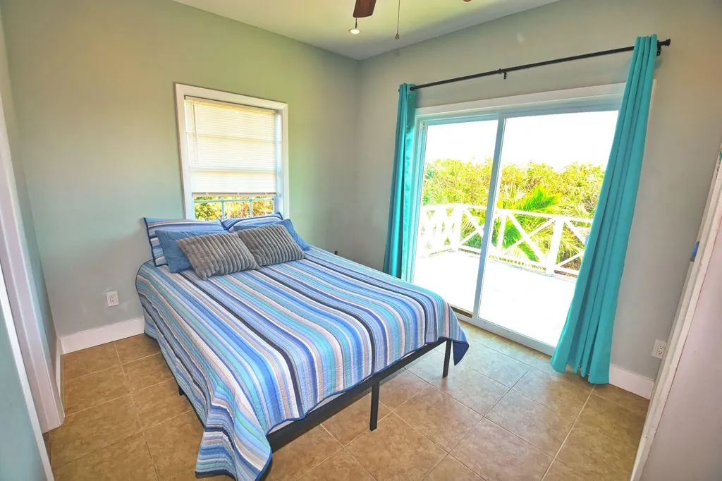 Pura Vida House Dolphin Abaco BS