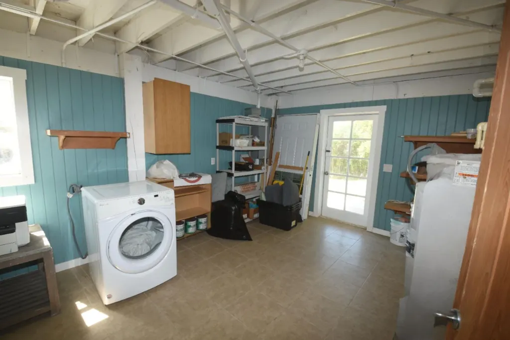 Pura Vida House Dolphin Abaco BS
