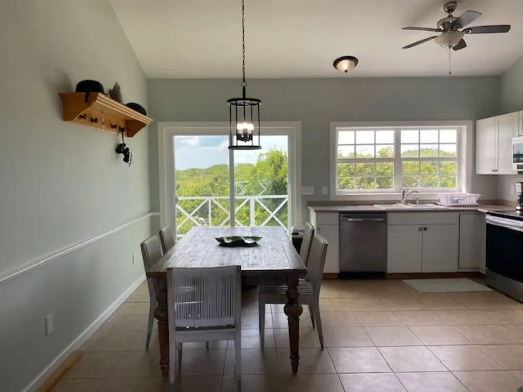 Pura Vida House Dolphin Abaco BS