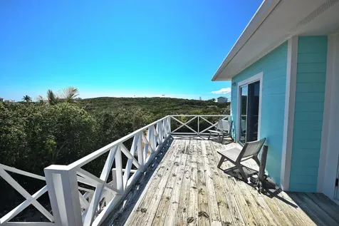 Pura Vida House Dolphin Abaco BS
