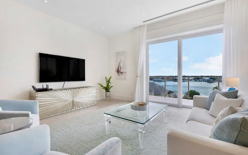 312 Penthouse Thirty-six New Providence Paradise Island BS