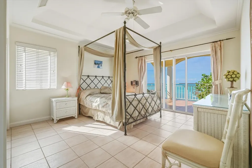 Caves Point New Providence Paradise Island BS
