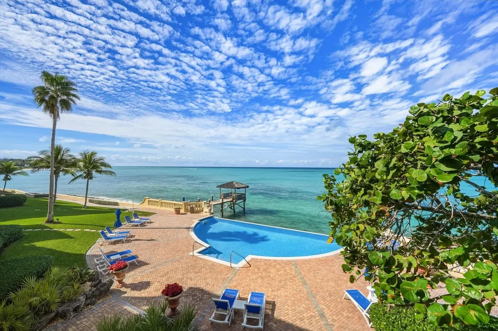 Caves Point New Providence Paradise Island BS