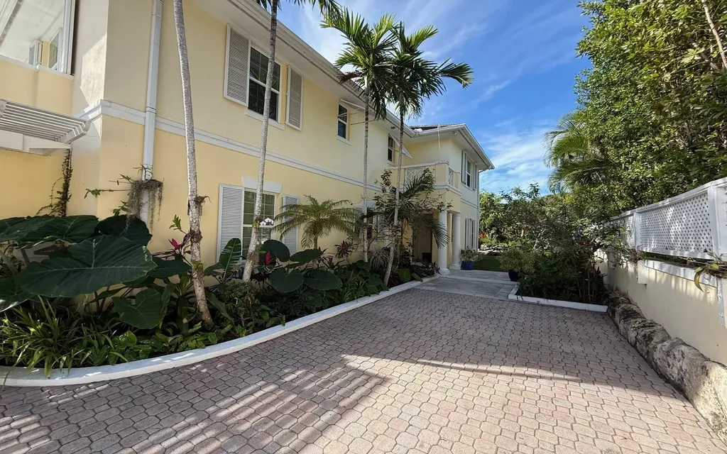 Blk16 Lot3 Hidden Secret New Providence Paradise Island BS
