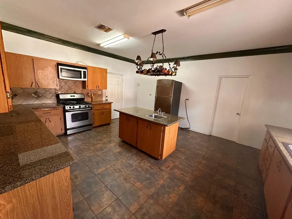 #4 Lyle Avenue New Providence Paradise Island BS