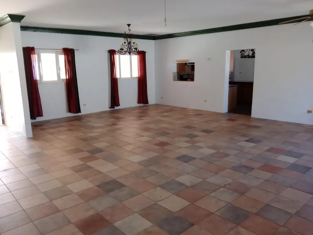 #4 Lyle Avenue New Providence Paradise Island BS