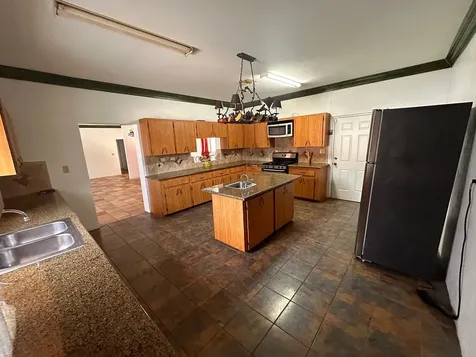 #4 Lyle Avenue New Providence Paradise Island BS