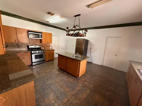 #4 Lyle Avenue New Providence Paradise Island BS