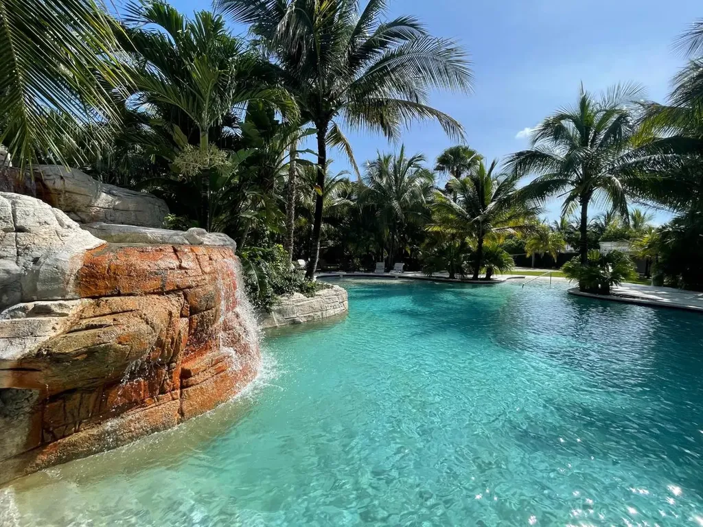 Turnberry Townhouses New Providence Paradise Island BS