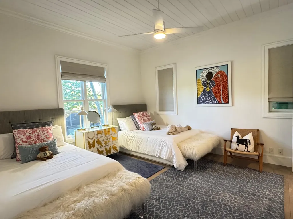 Old Fort Bay Canal House New Providence Paradise Island BS