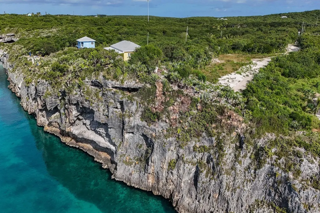 Lot 5b Clifftop Estate Eleuthera BS