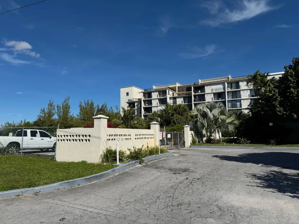 Coral Road Grand Bahama Freeport BS