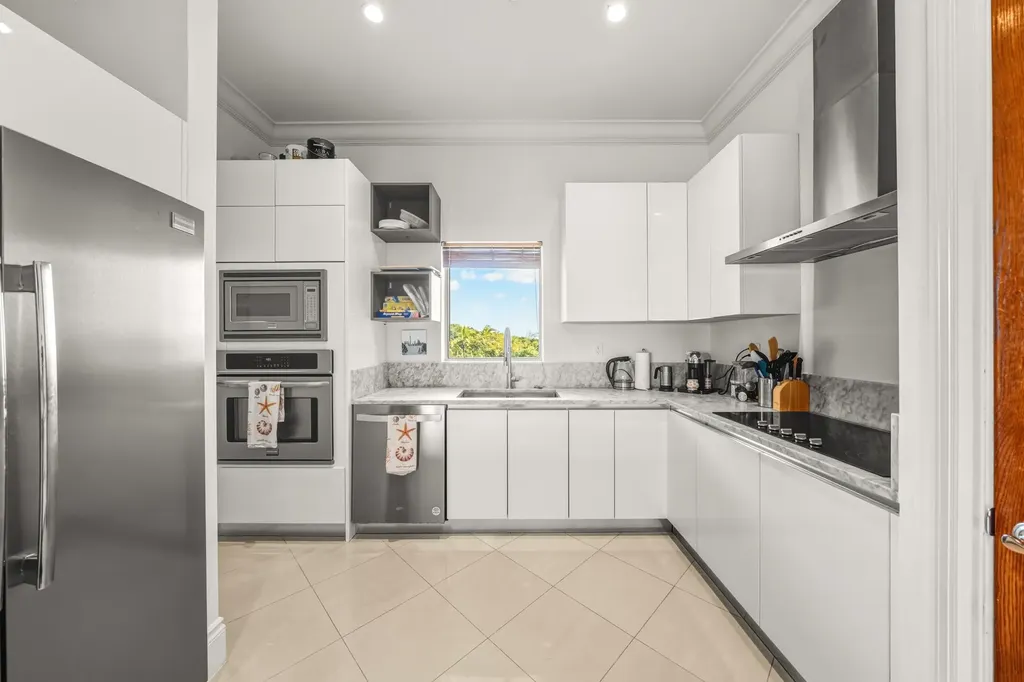 Caves Heights New Providence Paradise Island BS