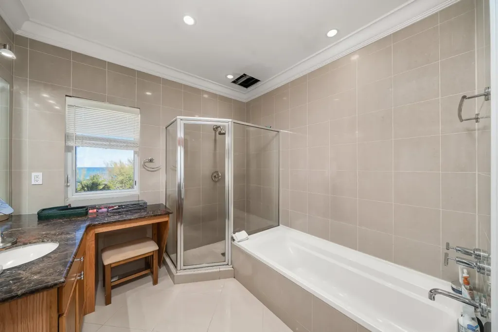 Caves Heights New Providence Paradise Island BS