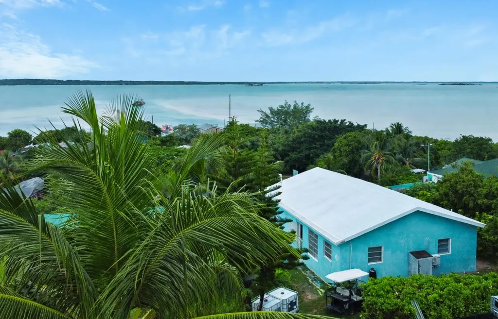 Eleuthera BS, Dunmore Street