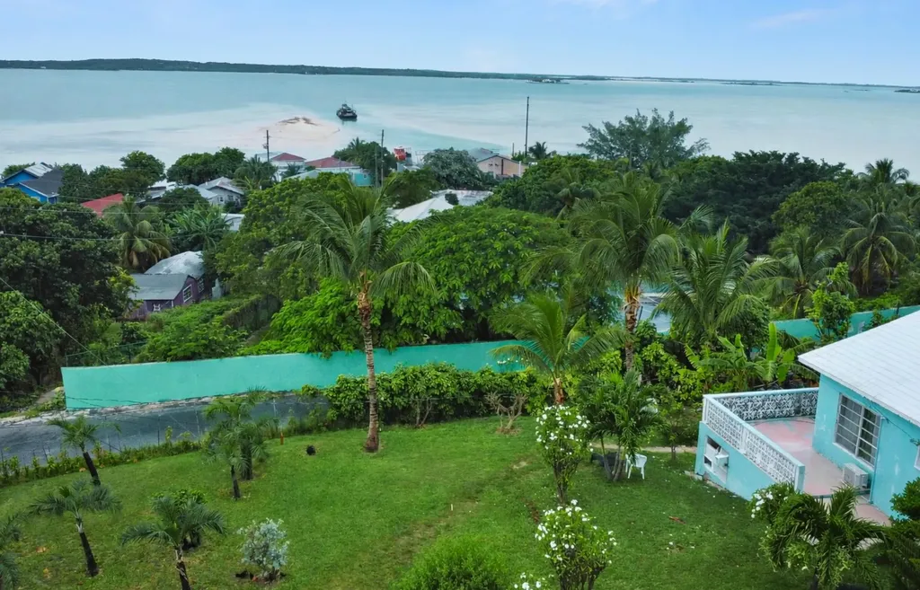 Dunmore Street Eleuthera BS