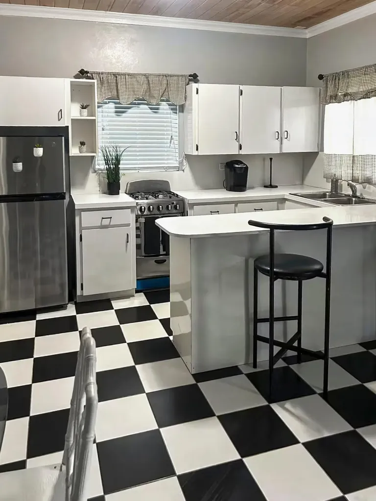 Dunmore Street Eleuthera BS