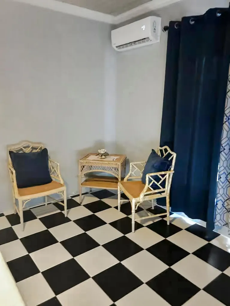 Dunmore Street Eleuthera BS