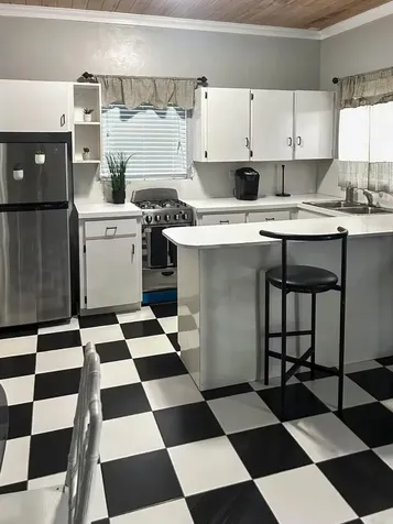 Dunmore Street Eleuthera BS