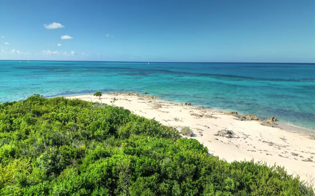 3 Acre East Bonefish Bay San Salvador BS