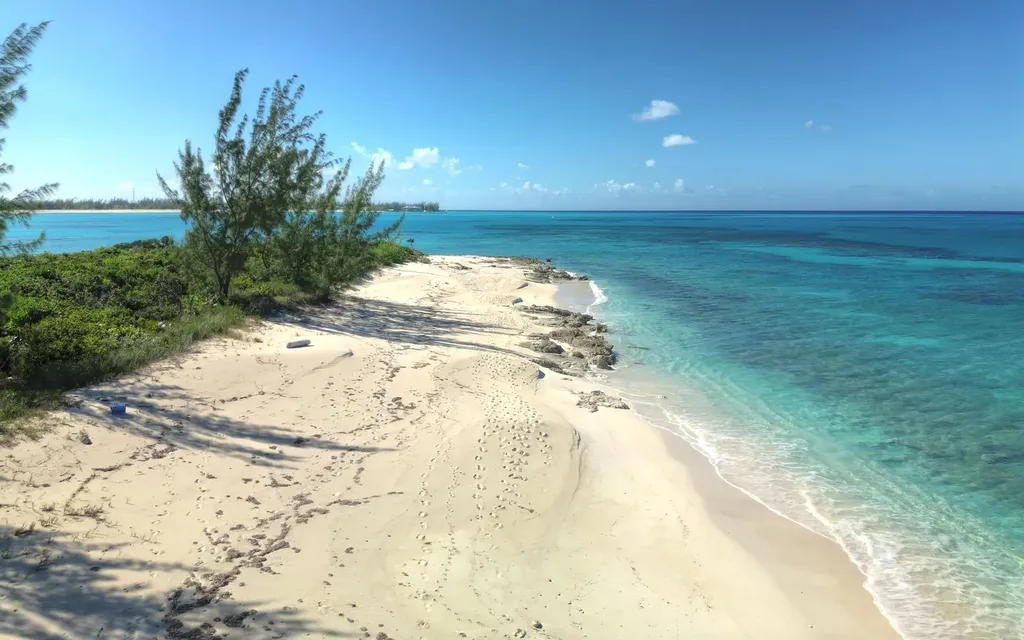 3 Acre East Bonefish Bay San Salvador BS