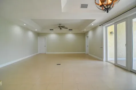 Harbour Breeze New Providence Paradise Island BS