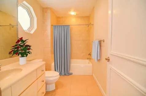 Harbour Breeze New Providence Paradise Island BS