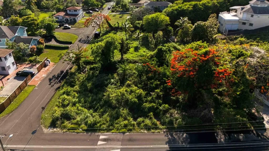 Tropical Gardens Road Lot 15 New Providence Paradise Island BS