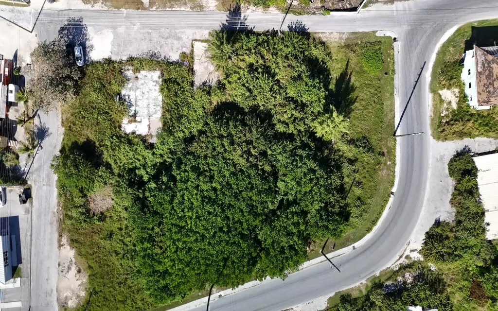 Elizabeth Avenue & Bay Street Abaco BS