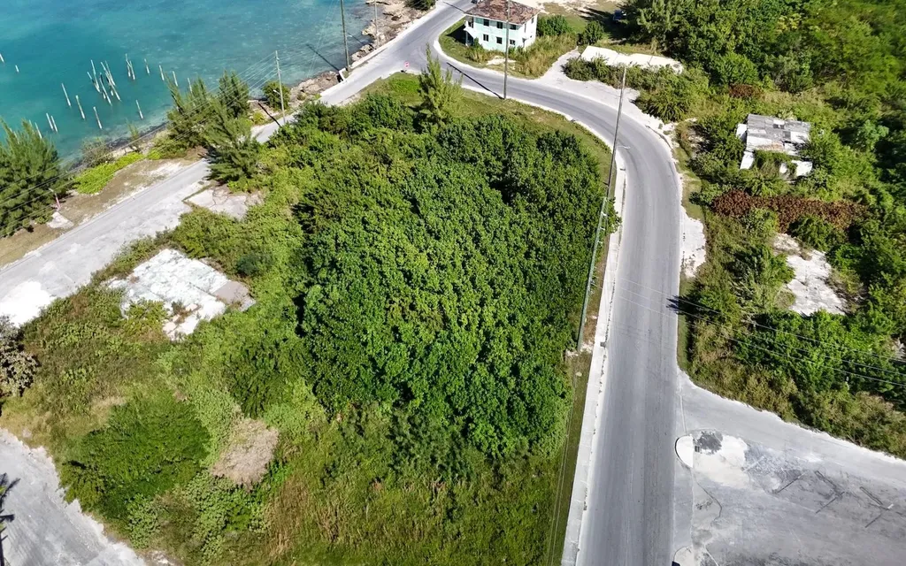 Elizabeth Avenue & Bay Street Abaco BS