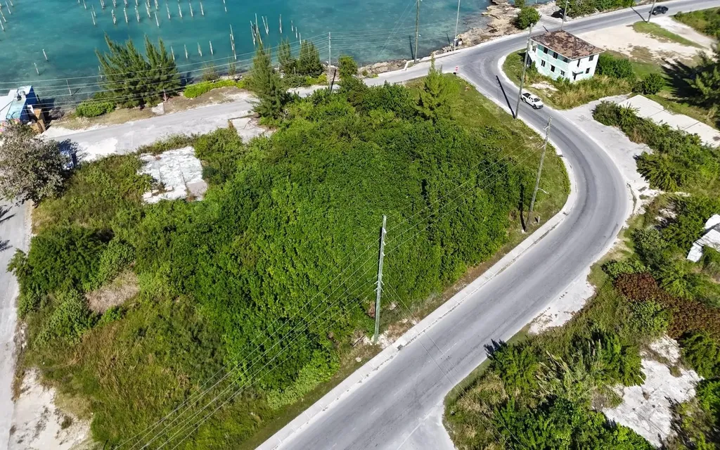 Elizabeth Avenue & Bay Street Abaco BS