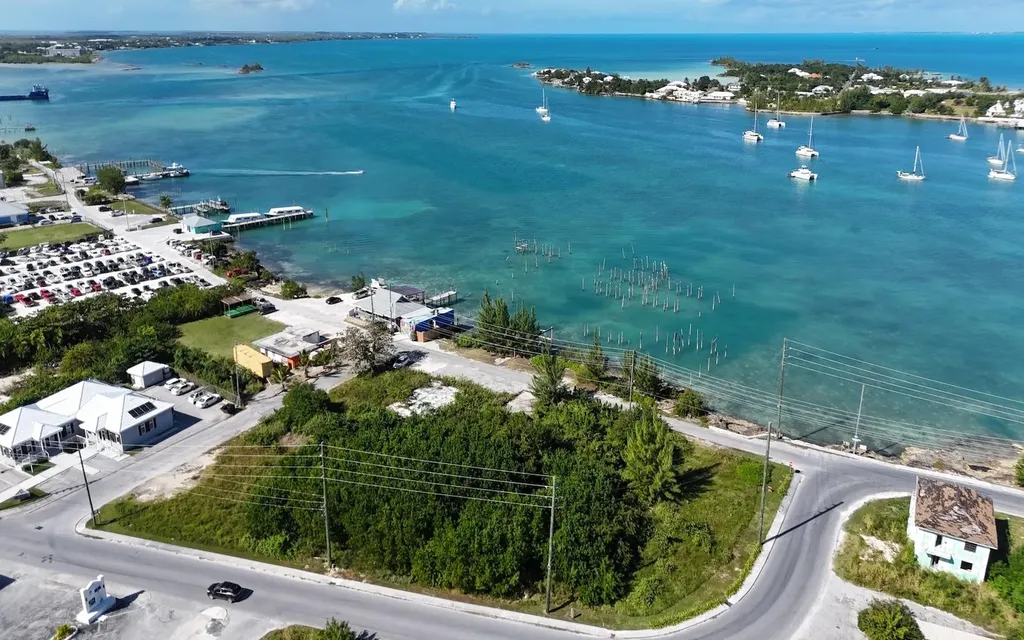 Elizabeth Avenue & Bay Street Abaco BS