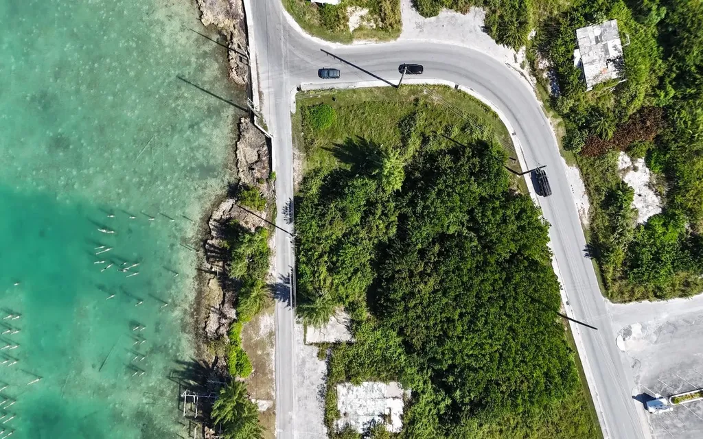 Elizabeth Avenue & Bay Street Abaco BS