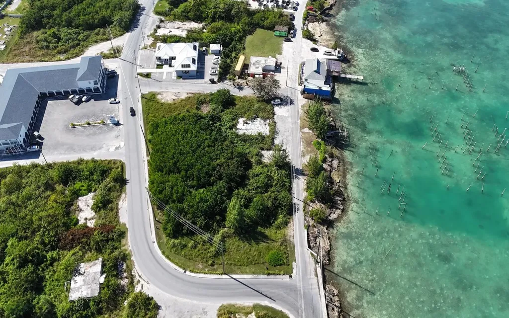 Elizabeth Avenue & Bay Street Abaco BS