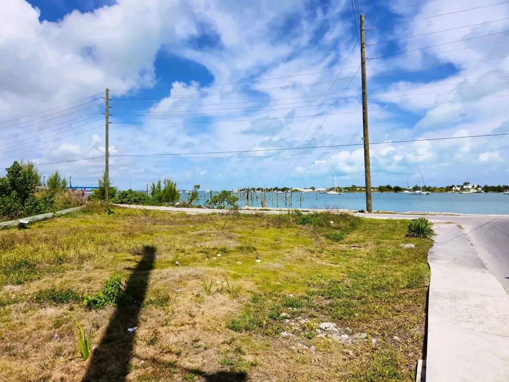 Elizabeth Avenue & Bay Street Abaco BS