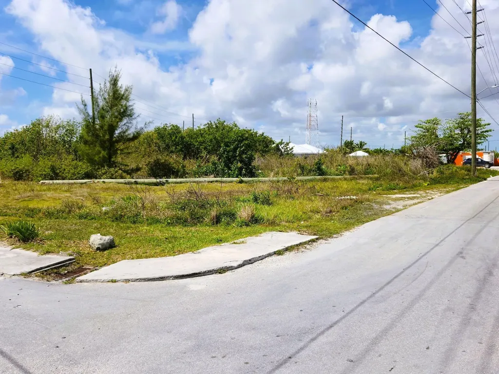 Elizabeth Avenue & Bay Street Abaco BS