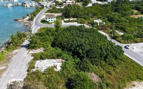 Elizabeth Avenue & Bay Street Abaco BS