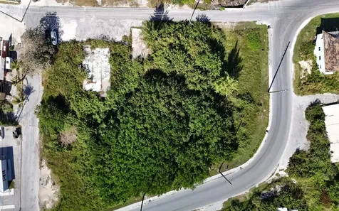 Elizabeth Avenue & Bay Street Abaco BS