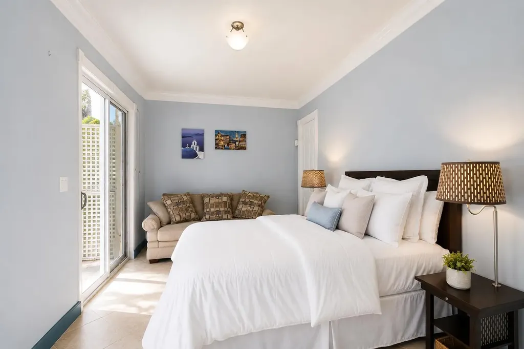 Palmshores Love Beach Wal 8 New Providence Paradise Island BS