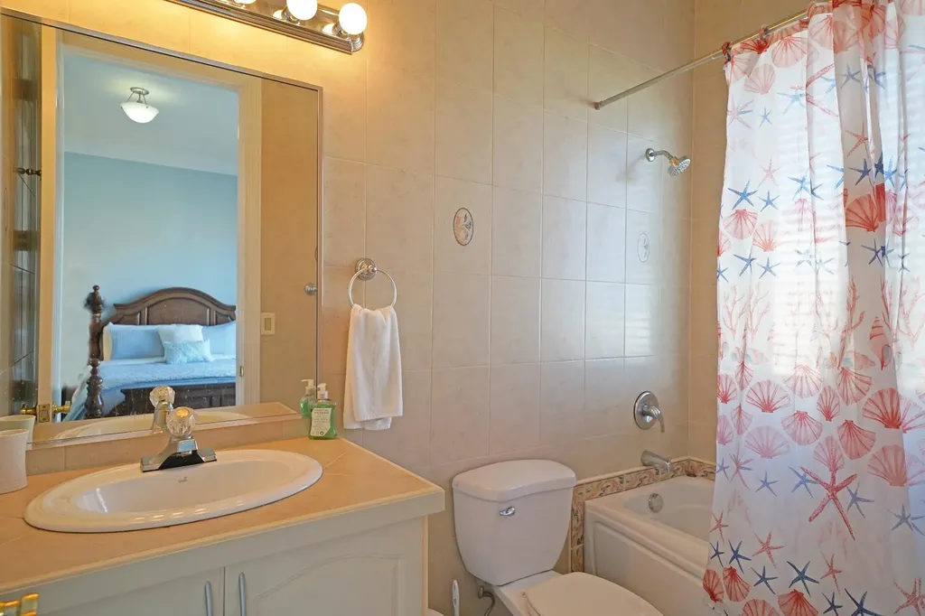 Palmshores Love Beach Wal 8 New Providence Paradise Island BS