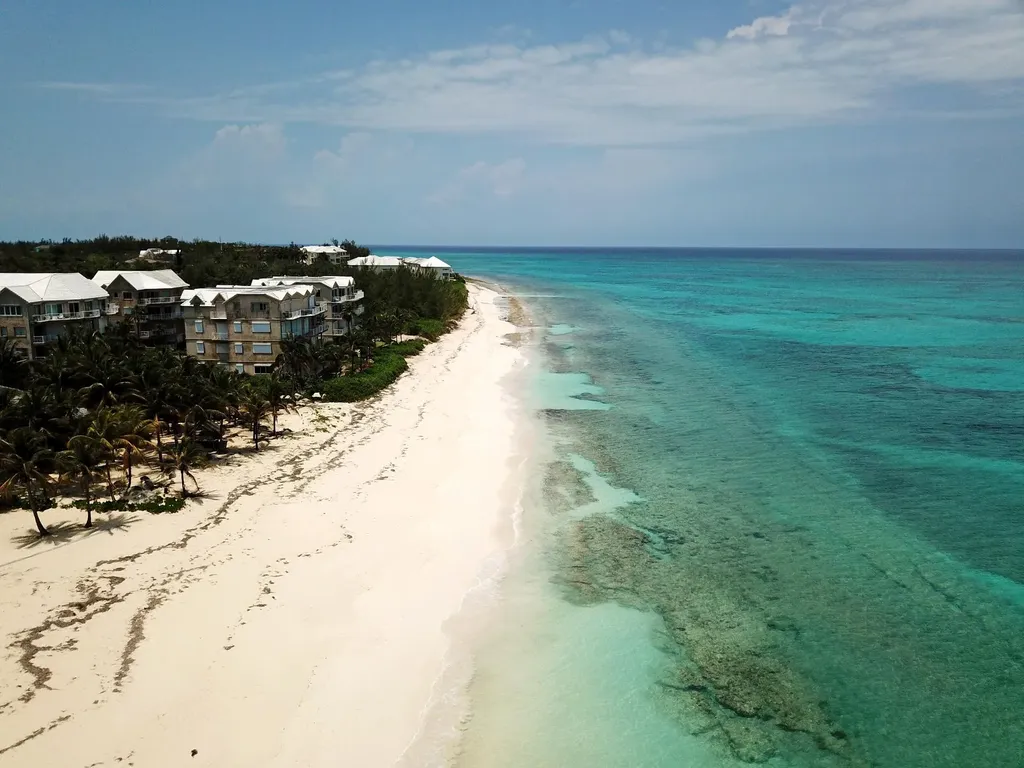 Palmshores Love Beach Wal 8 New Providence Paradise Island BS