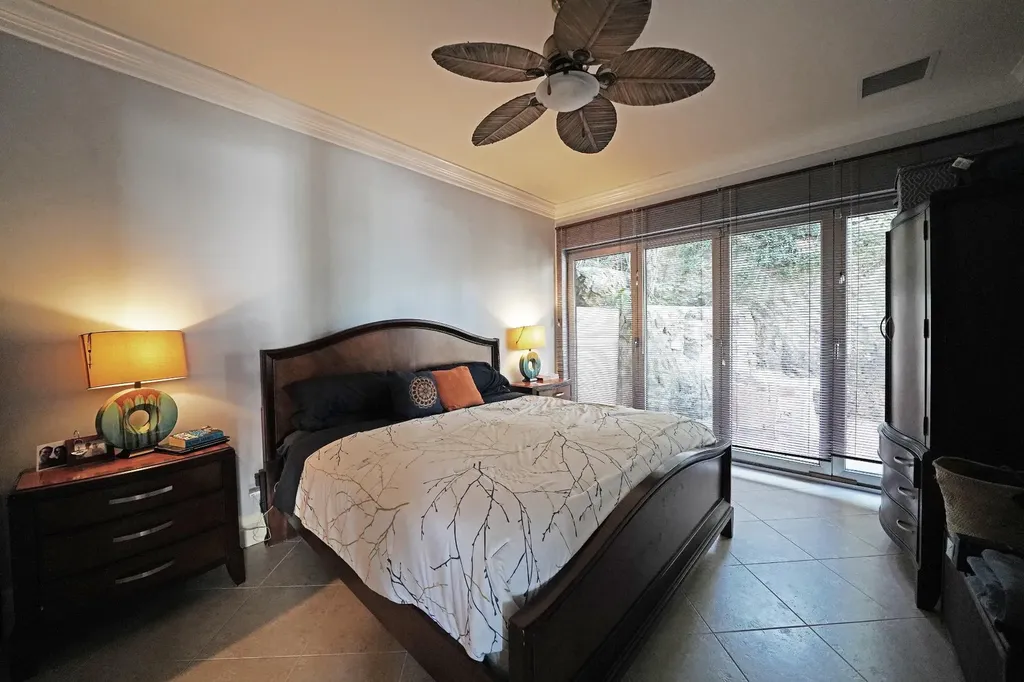 Palmshores Love Beach Wal 8 New Providence Paradise Island BS